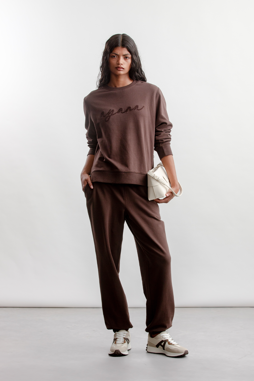 Hannah Sweatshirt _ 160330 _ Chocolate
