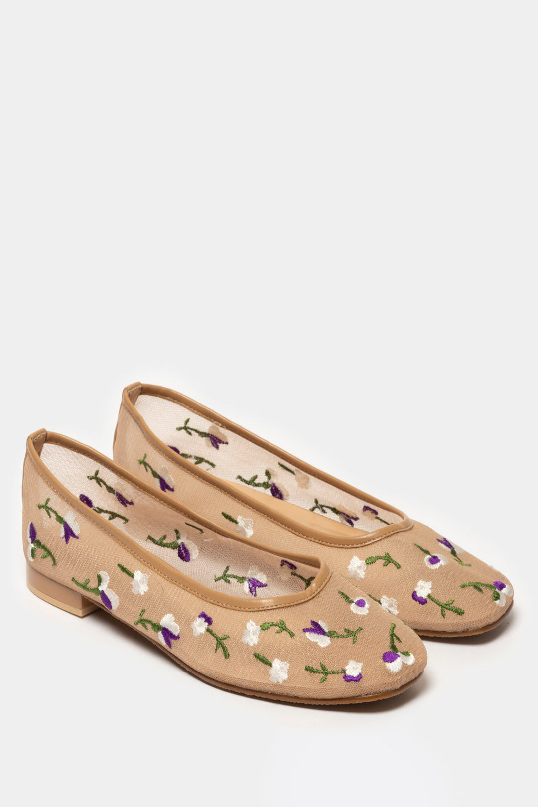 Vuyo Embroidered Pump _ 168355 _ Assorted