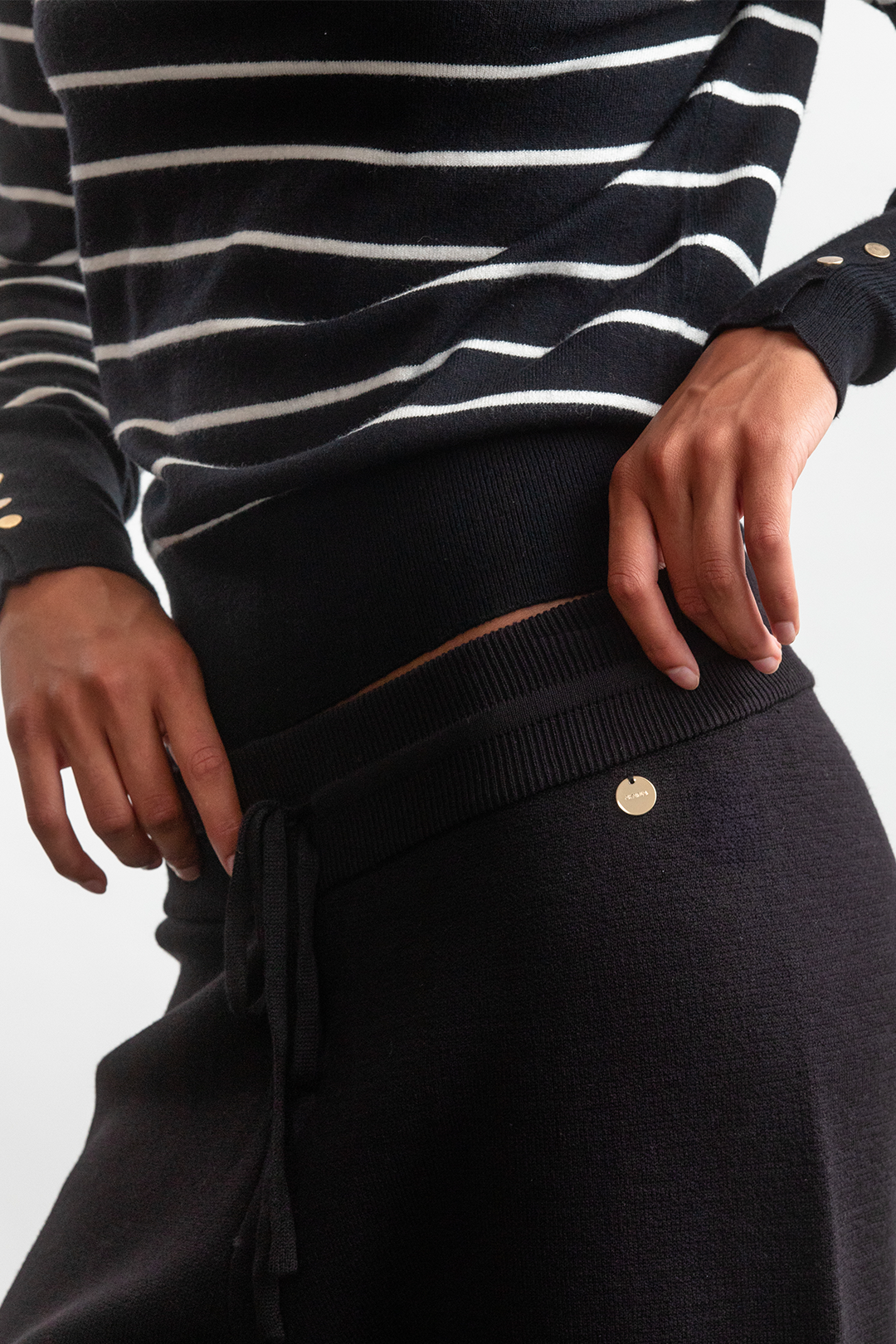 Ally Knitwear Jogger _ 160695 _ Black Texture