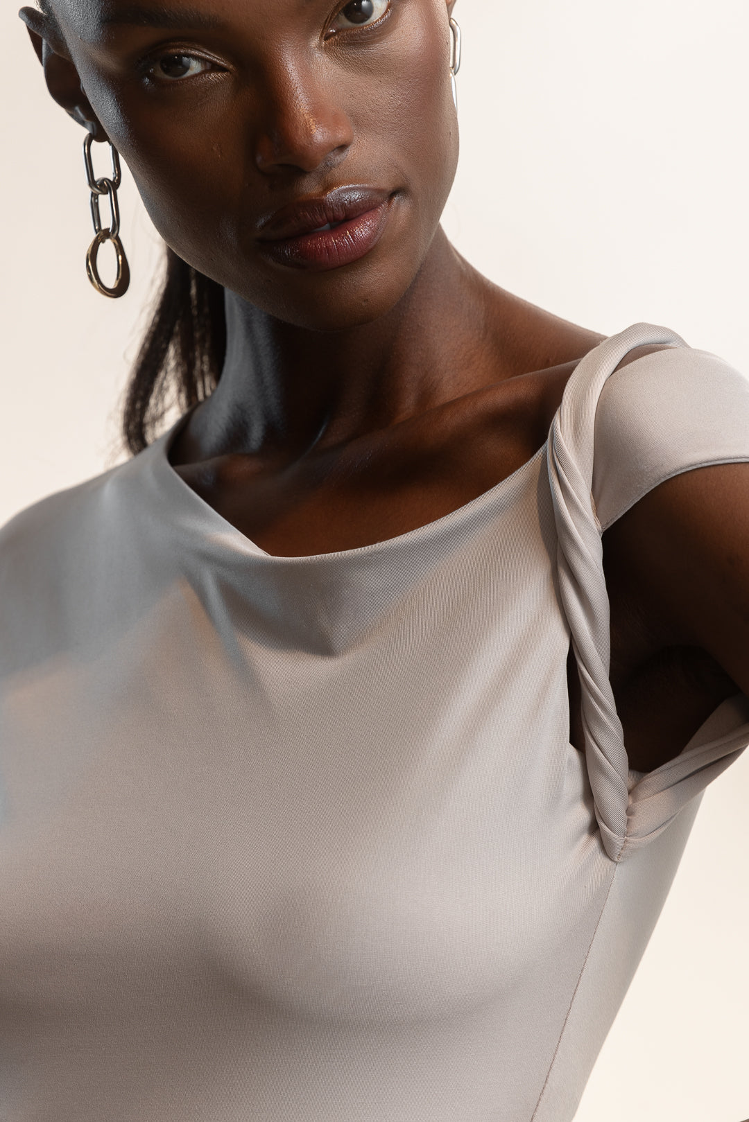 Lungile Twist Detail Bodycon Dress