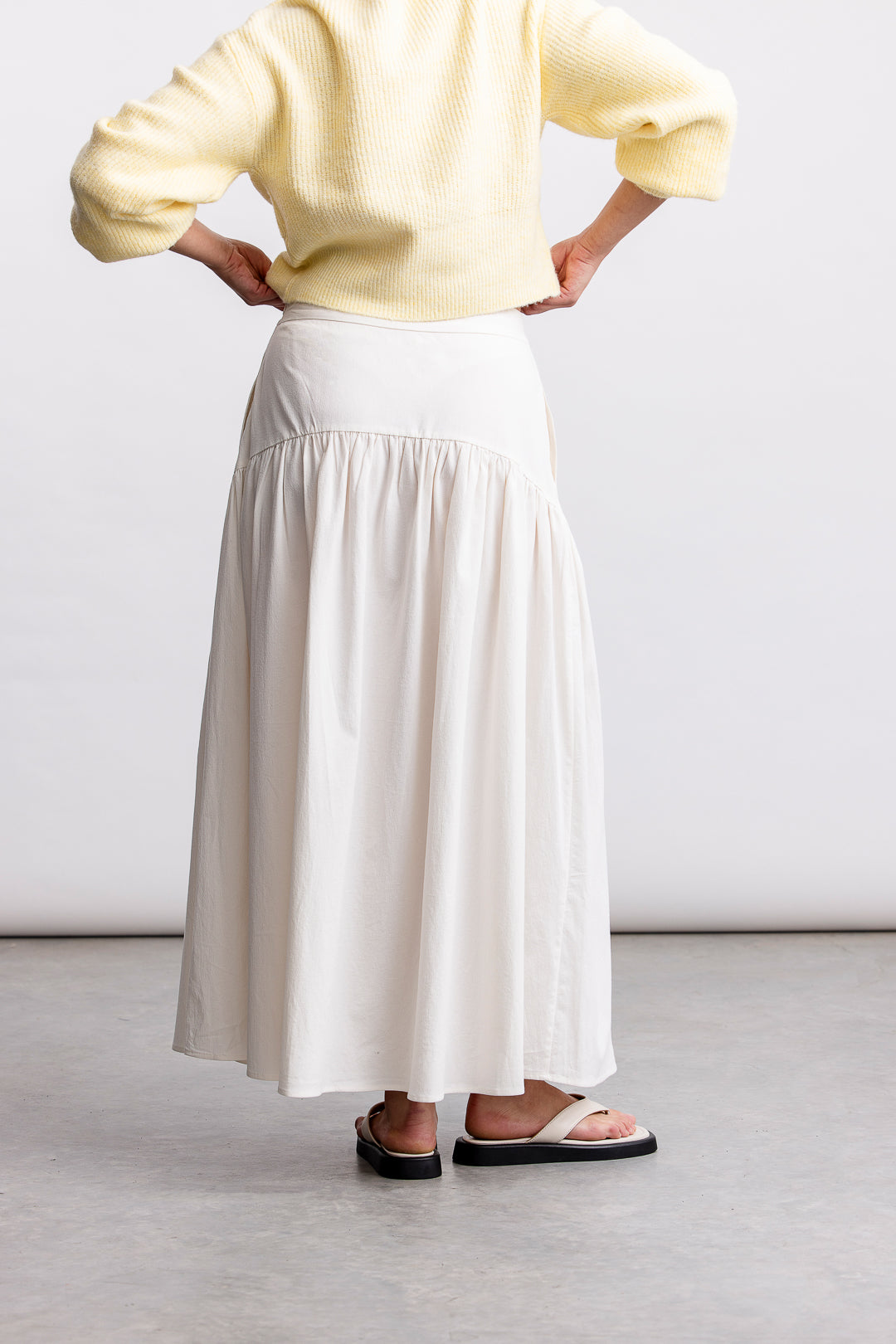 Izzy Maxi Skirt _ 164847 _ Ecru