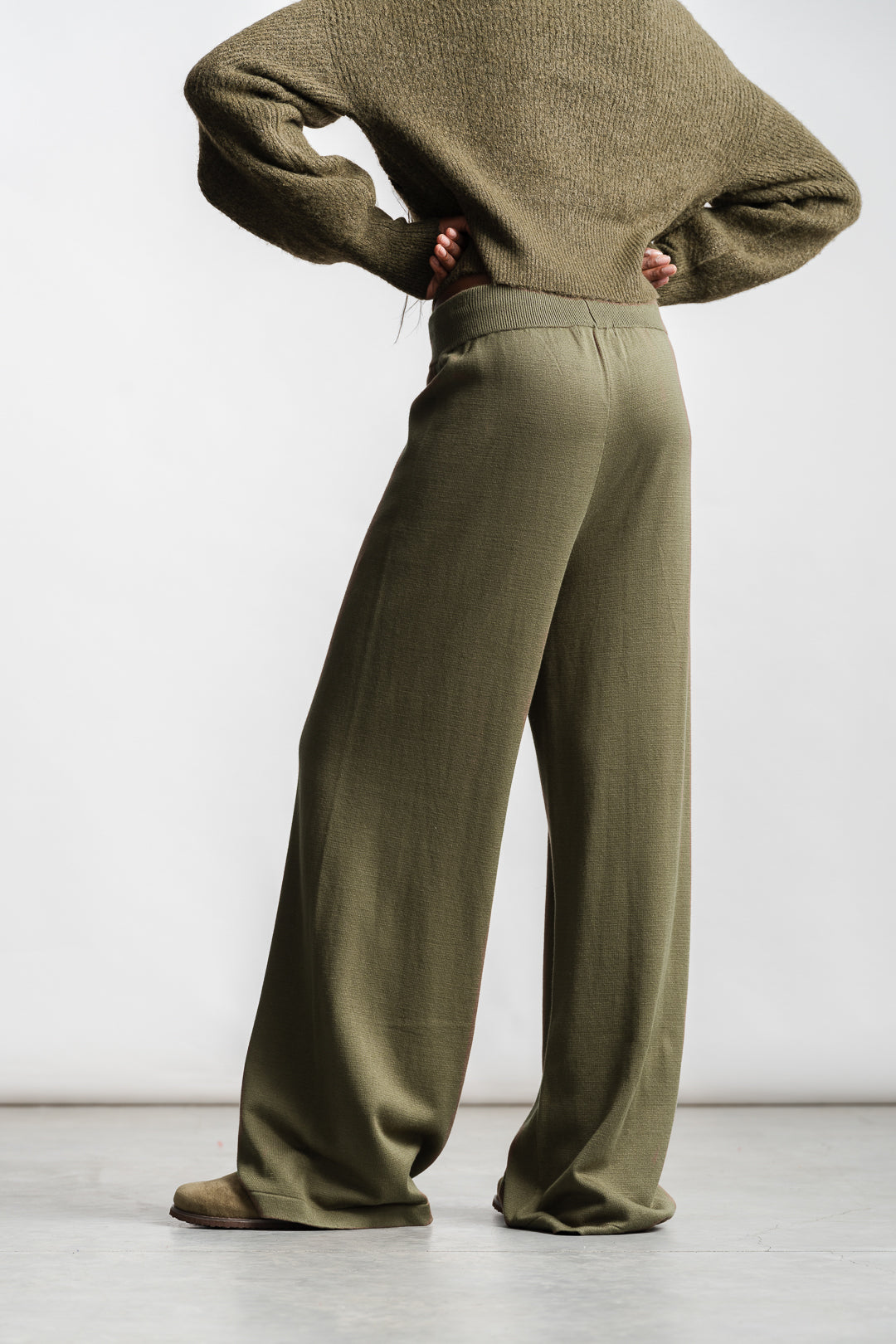 Oyama Knitwear Wide Leg Pants _ 160697 _ Olive