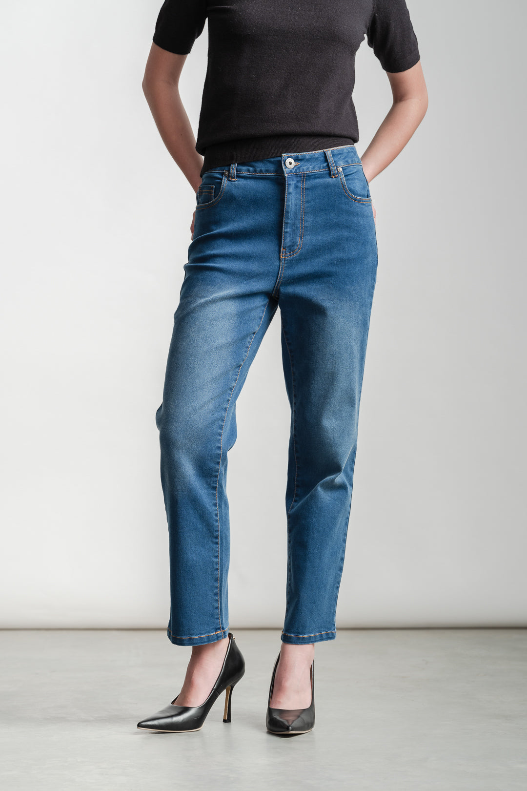 Sadie Slim Leg Jeans _ 157100 _ Blue Denim