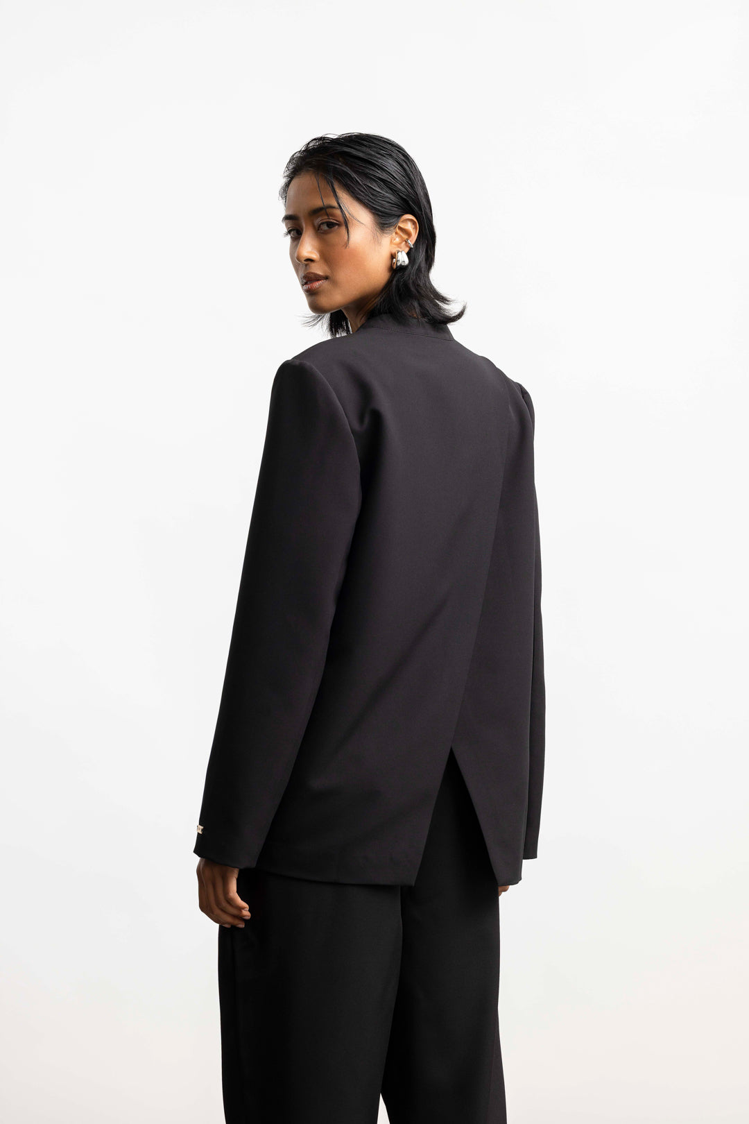 Nozipho Sculpted Collarless Blazer _ 170769 _ Black Texture