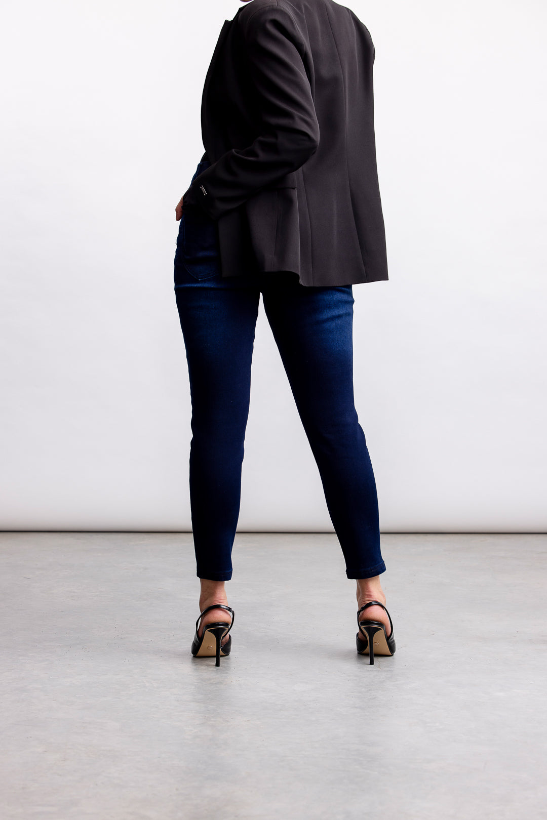 Muneeba Skinny Leg Jeans _ 157091 _ Dark Blue