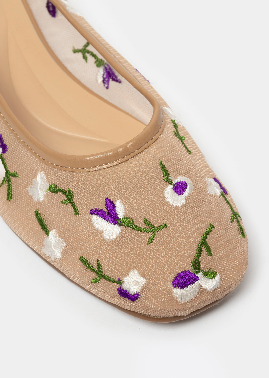 Vuyo Embroidered Pump _ 168355 _ Assorted