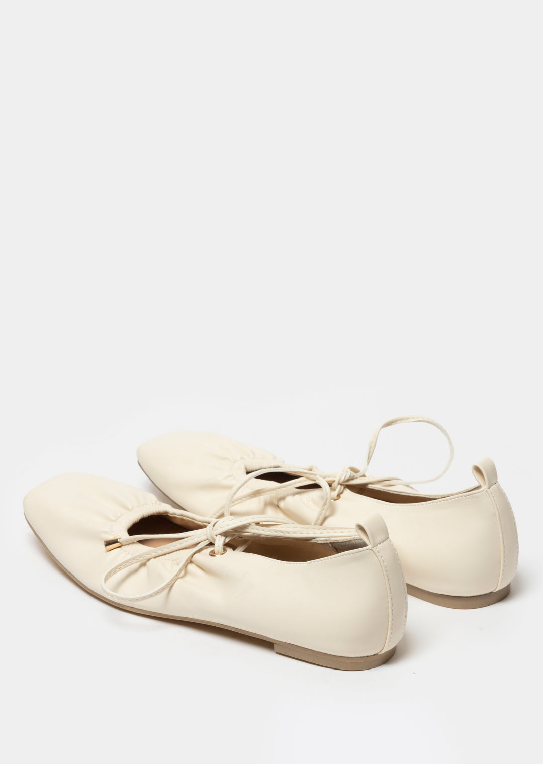 Hannah Tie-Up Pump _ 167900 _ Cream