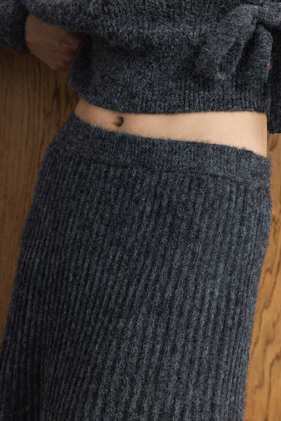 Na Midi Flippy Knit Skirt