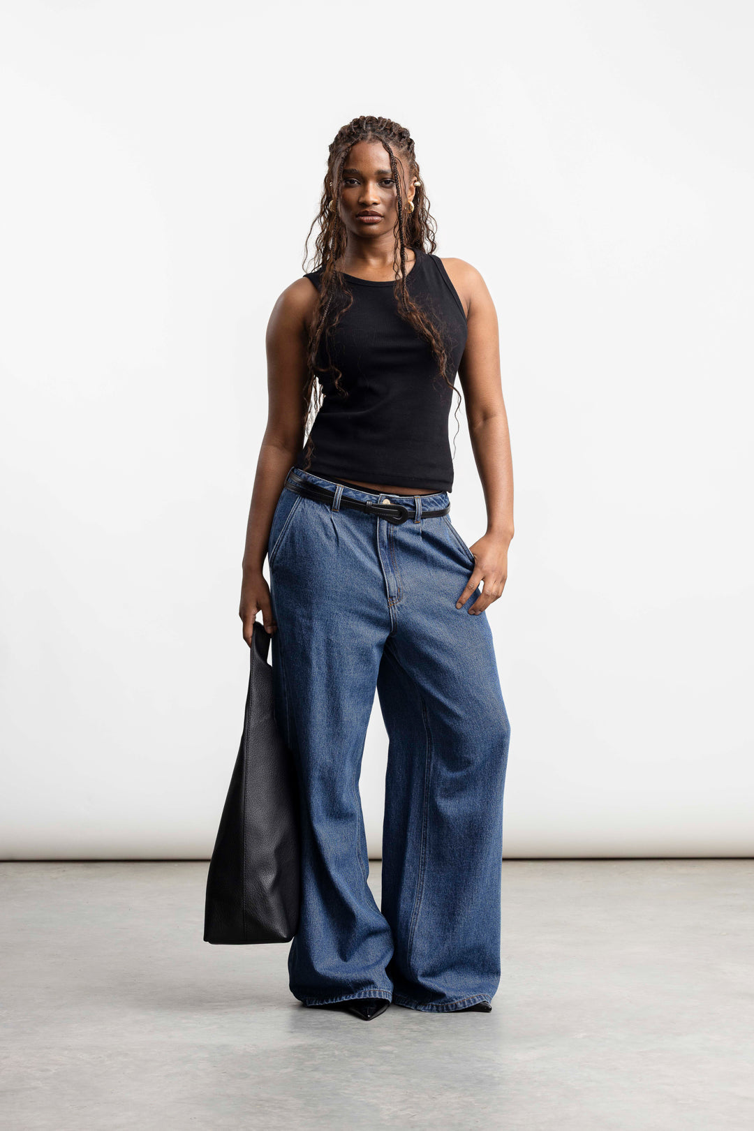 Onyx Ribbed Vest _ 167966 _ Black Texture