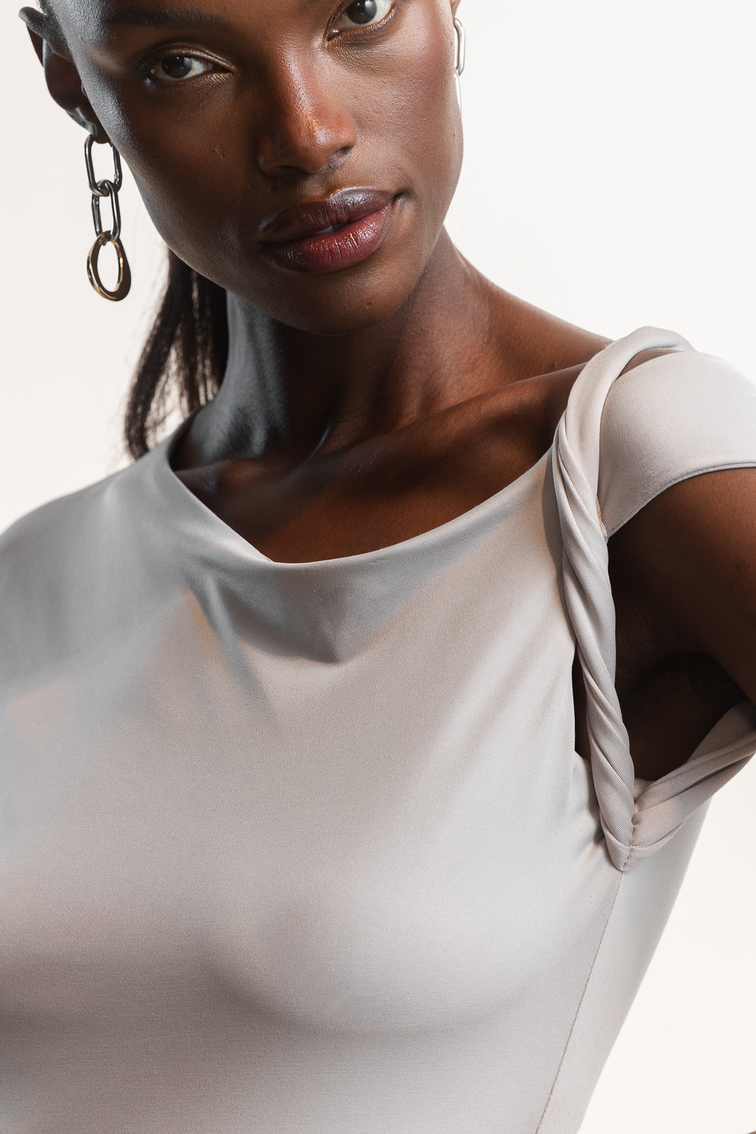 Lungile Twist Detail Bodycon Dress