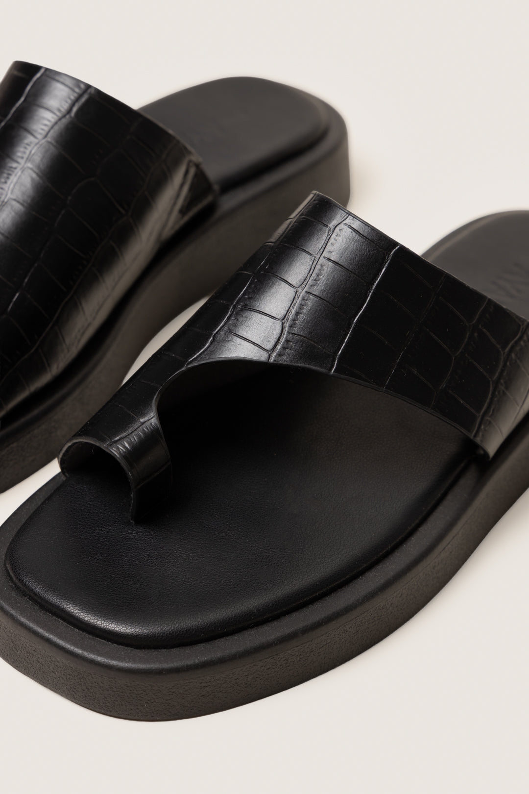 Dipuo Toe-Post Sandal