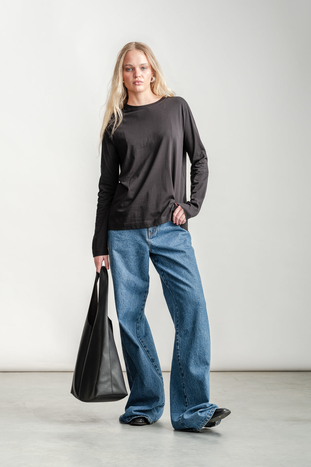 Alana T-Shirt _ 162722 _ Black Texture