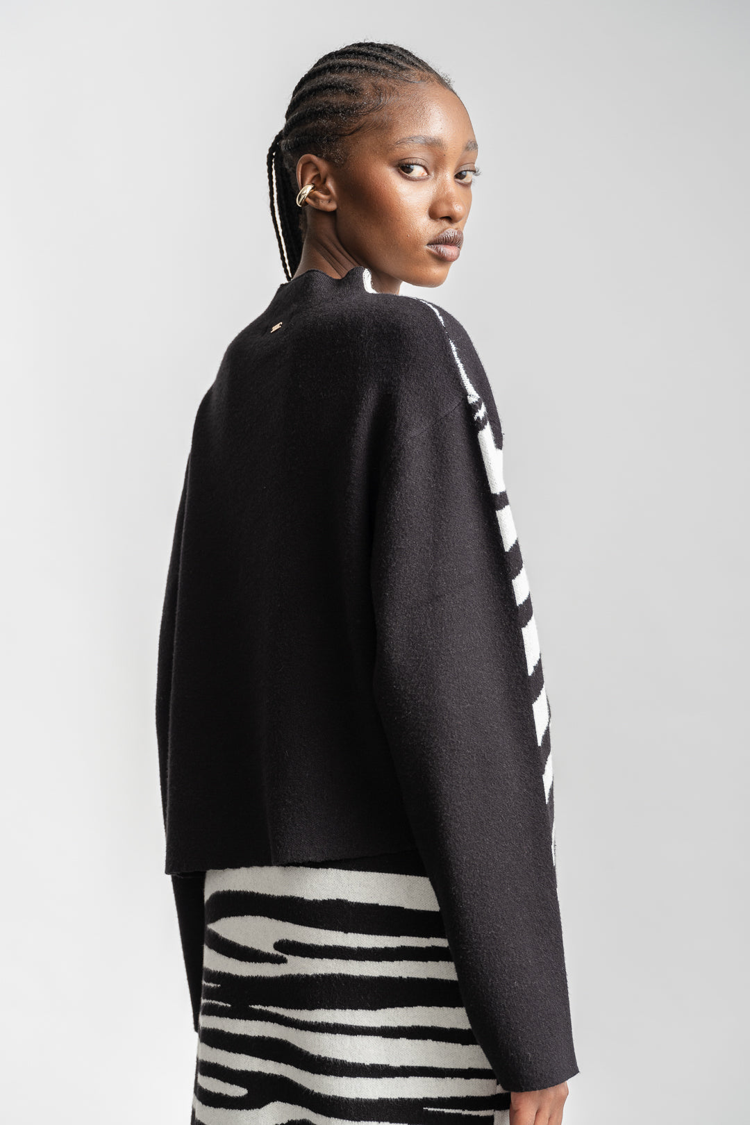 Yolisa Jumper _ 160323 _ Black Texture