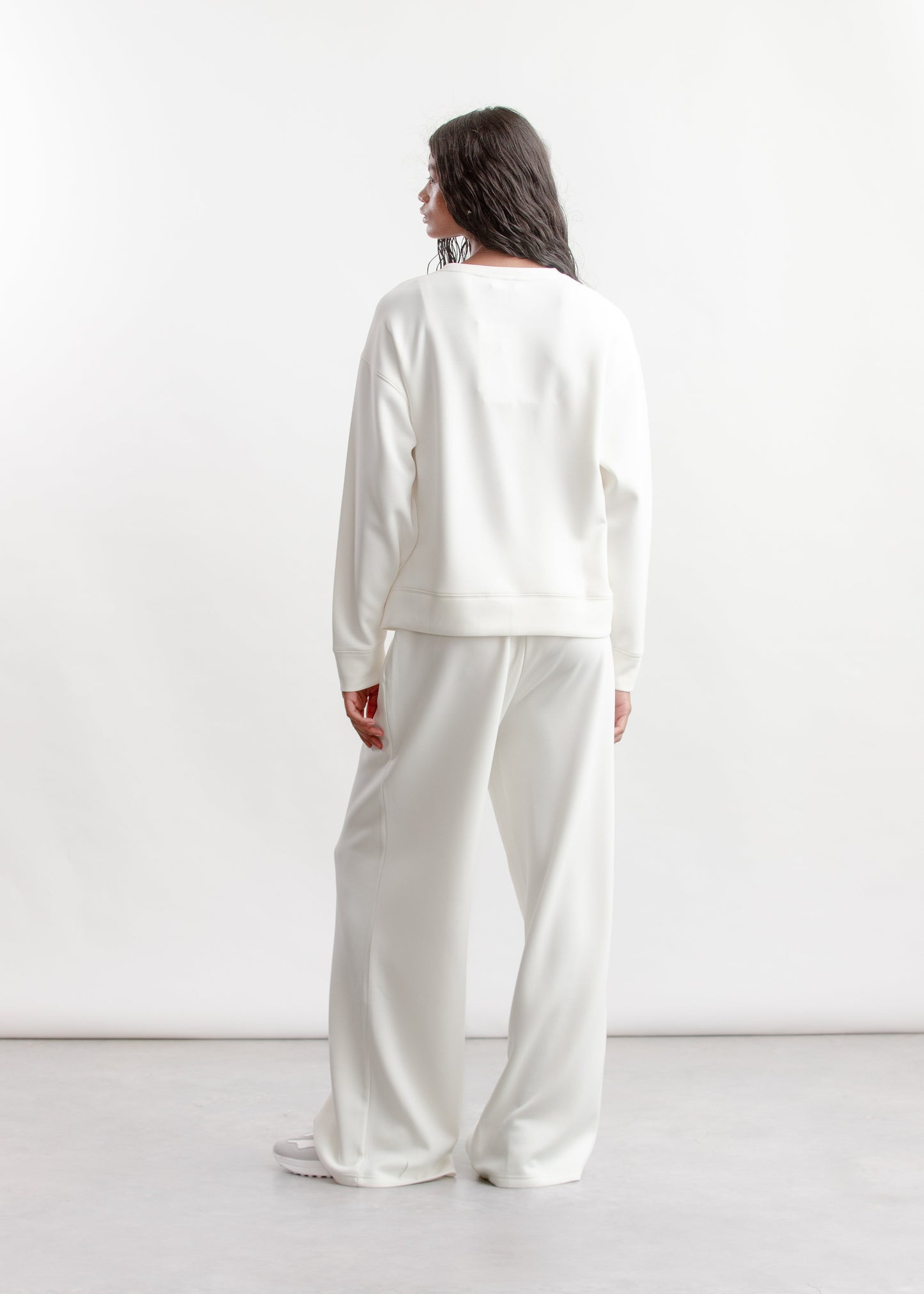 Reign Model Fleece Crew _ 160701 _ Ecru