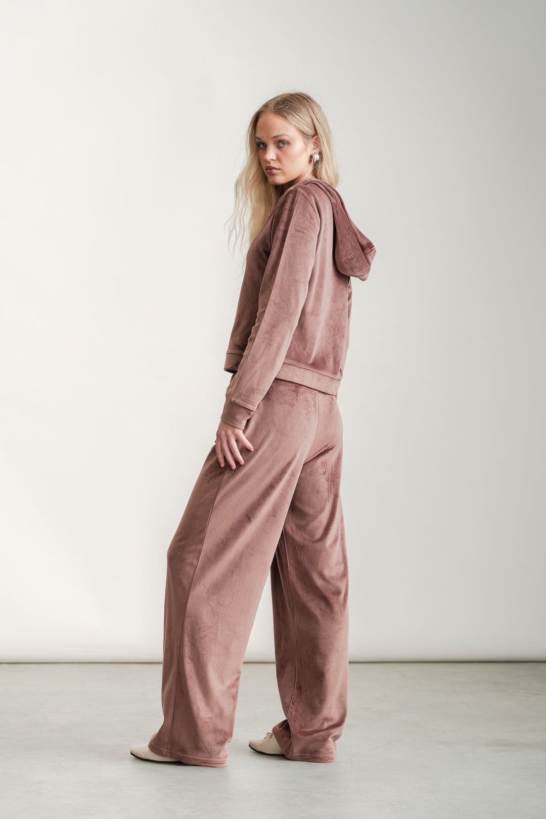 Jodie Velour Zip Through Hoody _ 163059 _ Chocolate