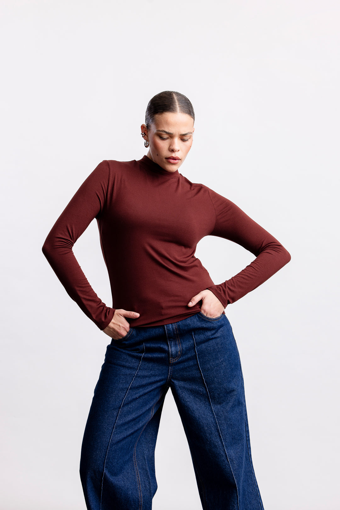 Inez Turtle Neck Top _ 160742 _ Chocolate