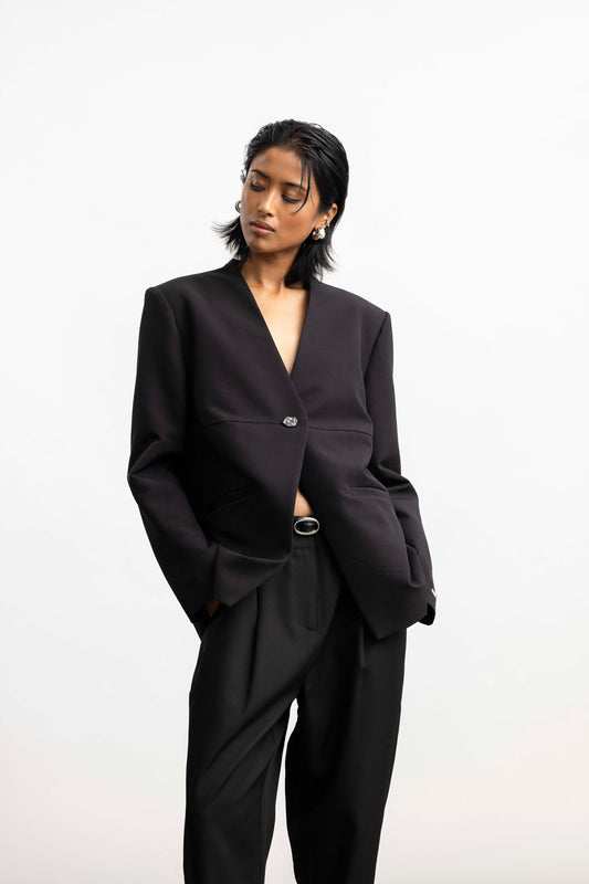 Nozipho Sculpted Collarless Blazer _ 170769 _ Black Texture