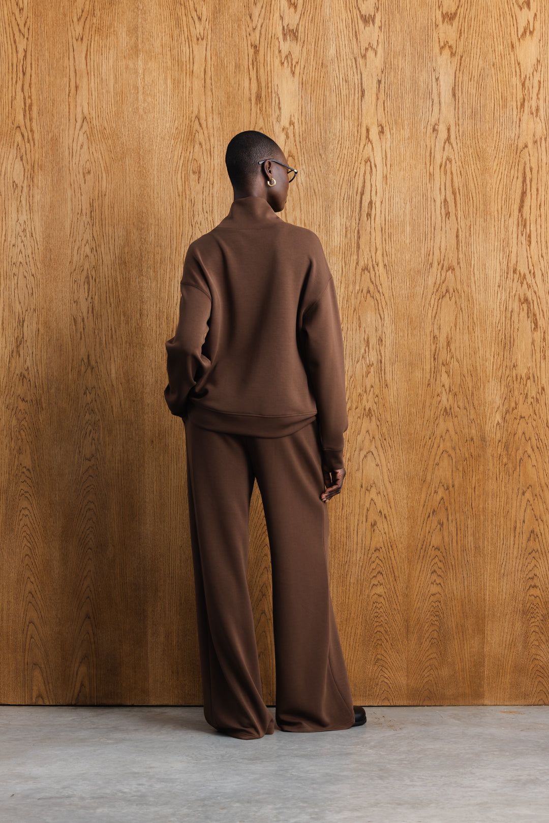 Sinalo Funnel Neck Model Sweat Top