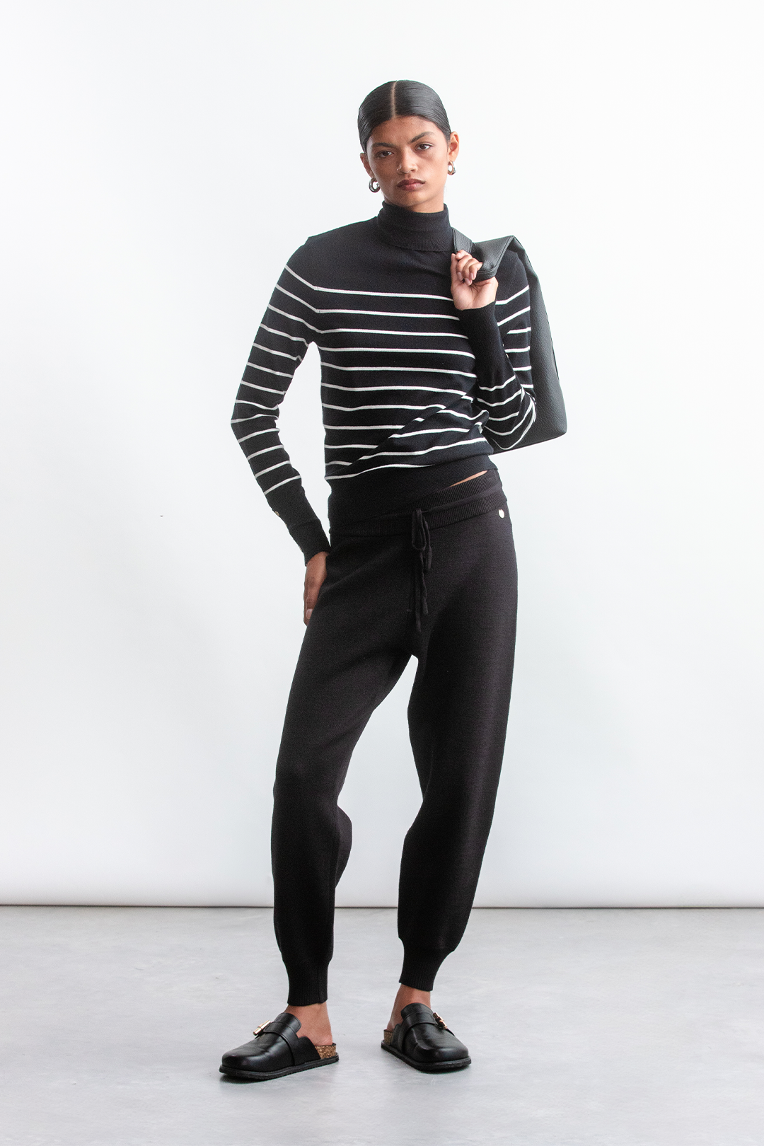 Ally Knitwear Jogger _ 160695 _ Black Texture