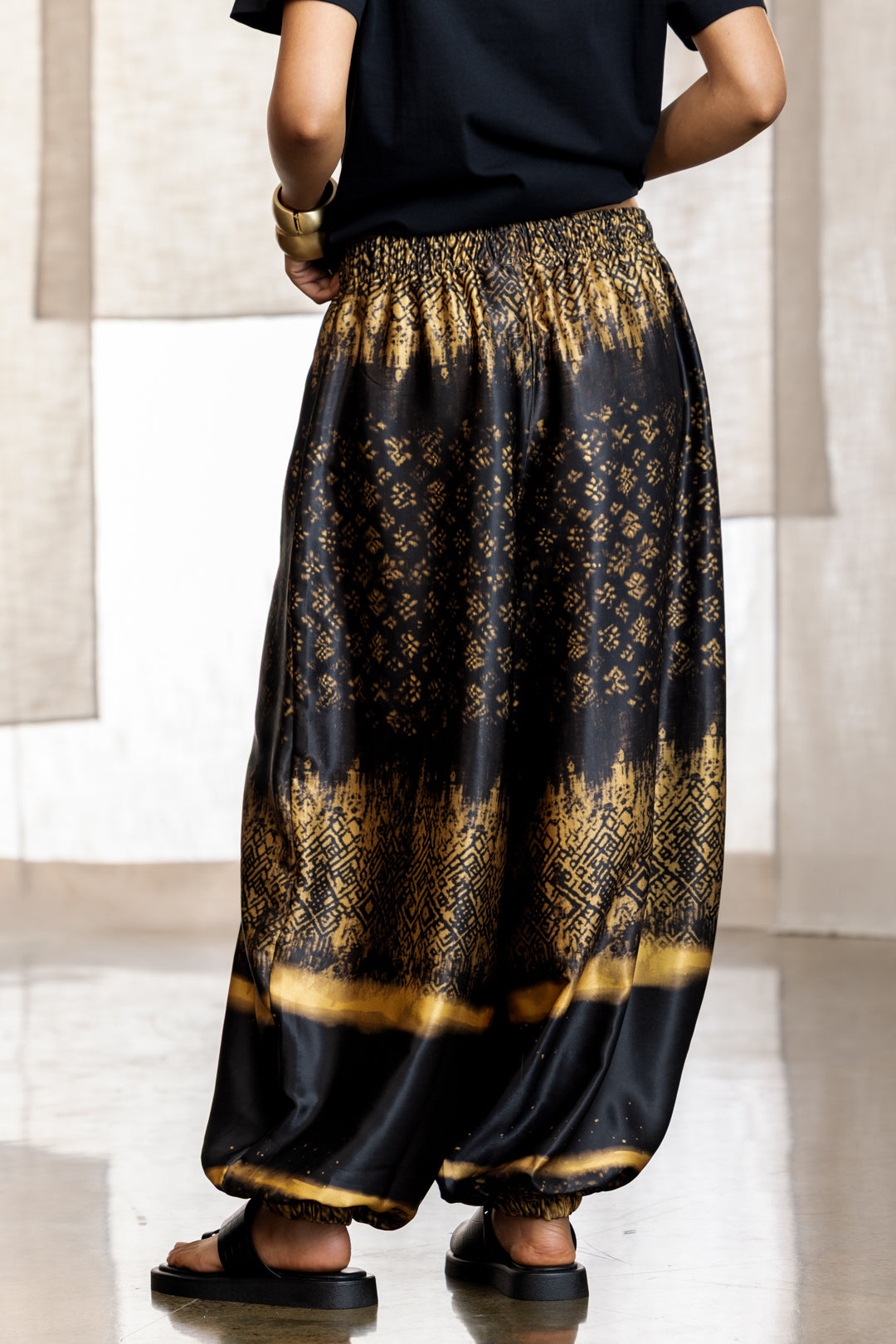 Shayla Balloon Satin Leg Pant