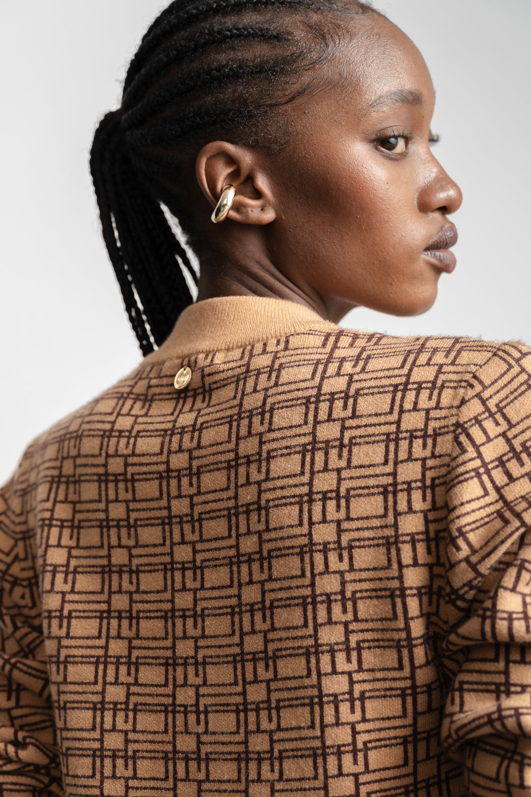 Sonwa Cropped Monogram Knitwear _ 163021 _ Brown