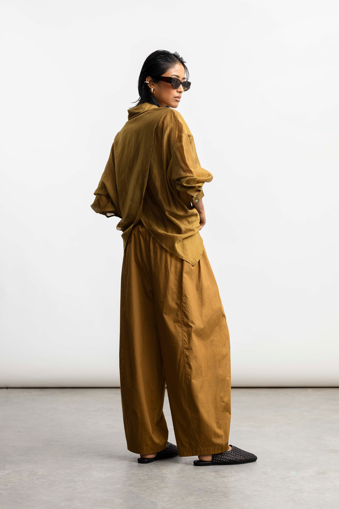 Marlow Barrel Leg Pants _ 168102 _ Brown