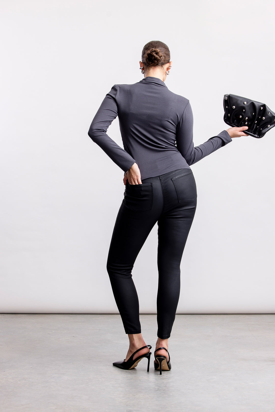 Muneeba Skinny Leg Jeans _ 158886 _ Black Texture