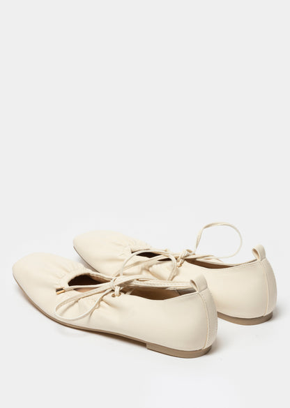 Hannah Tie-Up Pump _ 167900 _ Cream