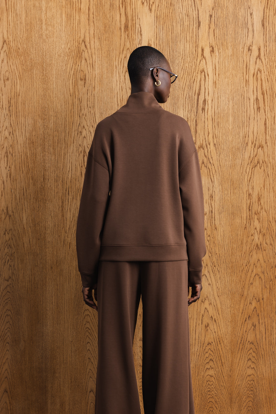 Sinalo Funnel Neck Model Sweat Top