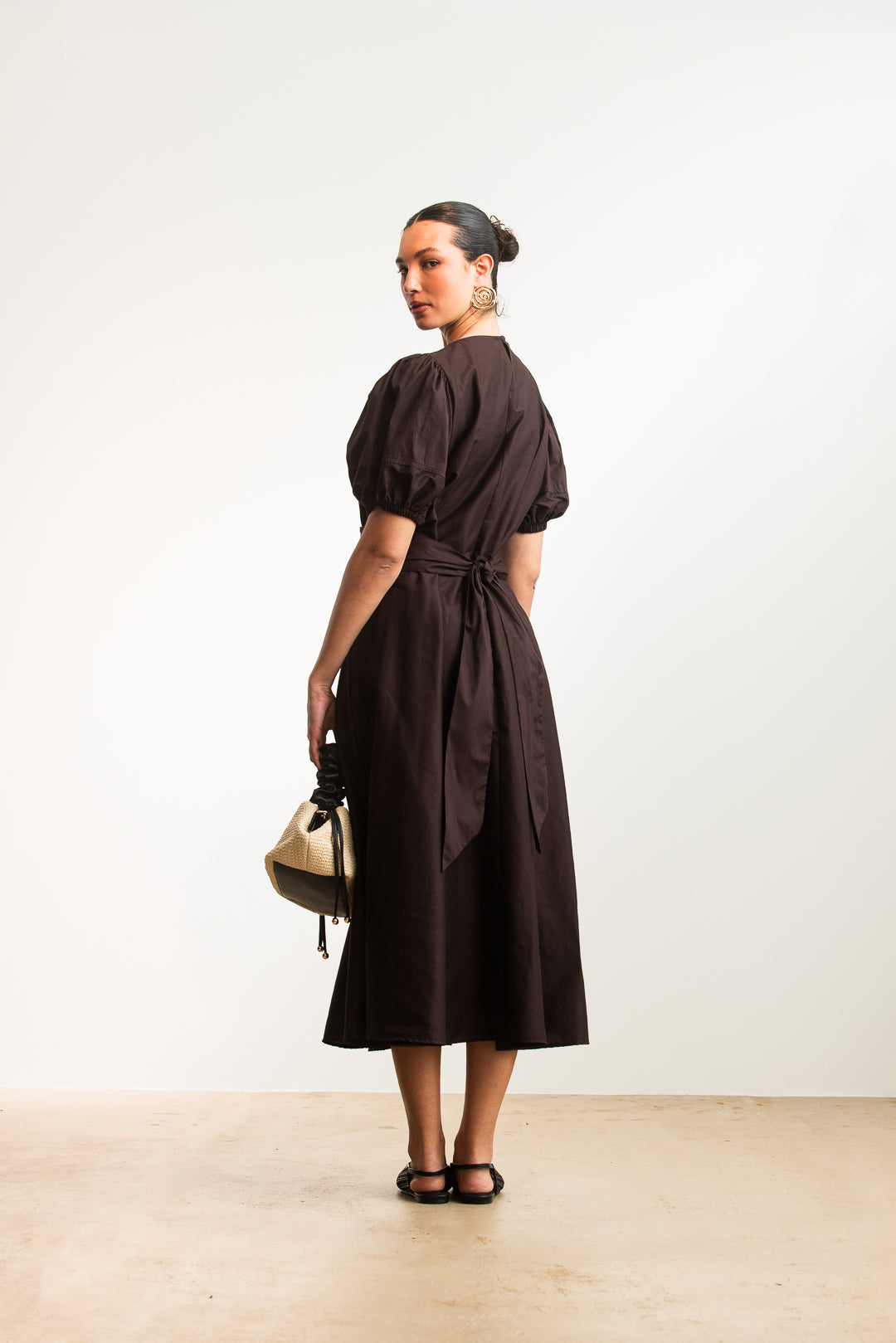 Kavita Puff Sleeve Midi _ 173163 _ Chocolate