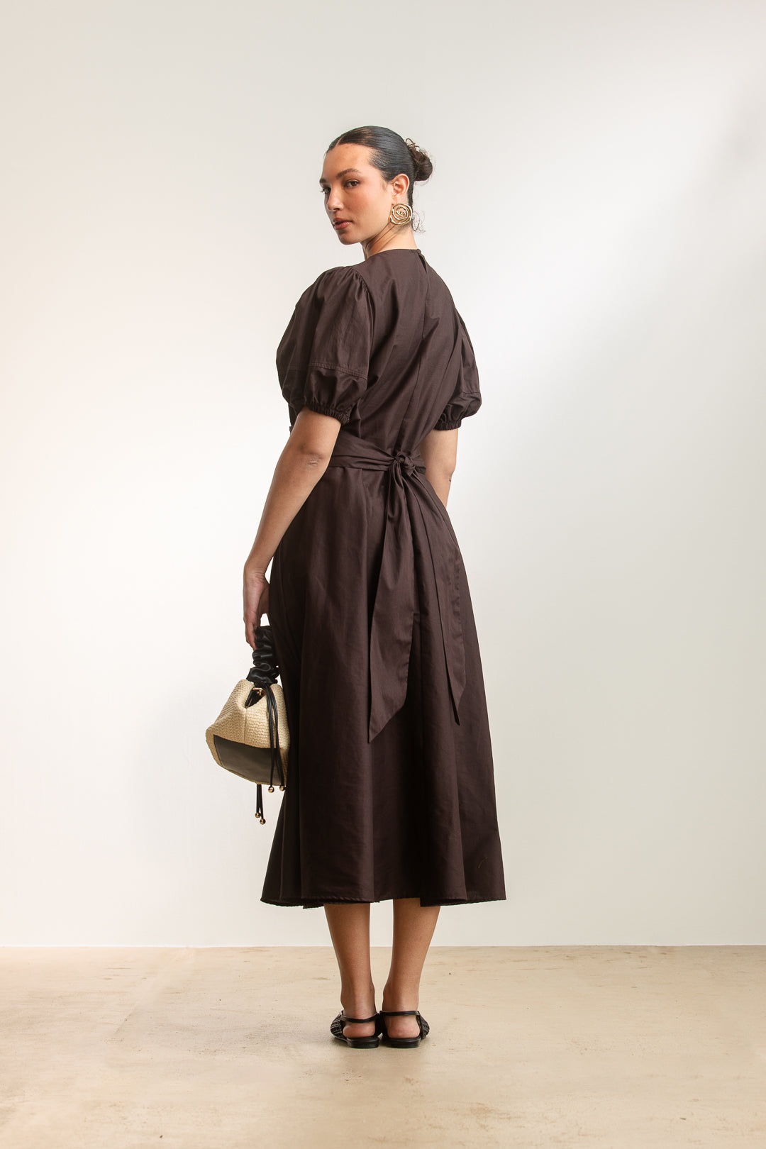 Kavita Puff Sleeve Midi _ 173163 _ Chocolate