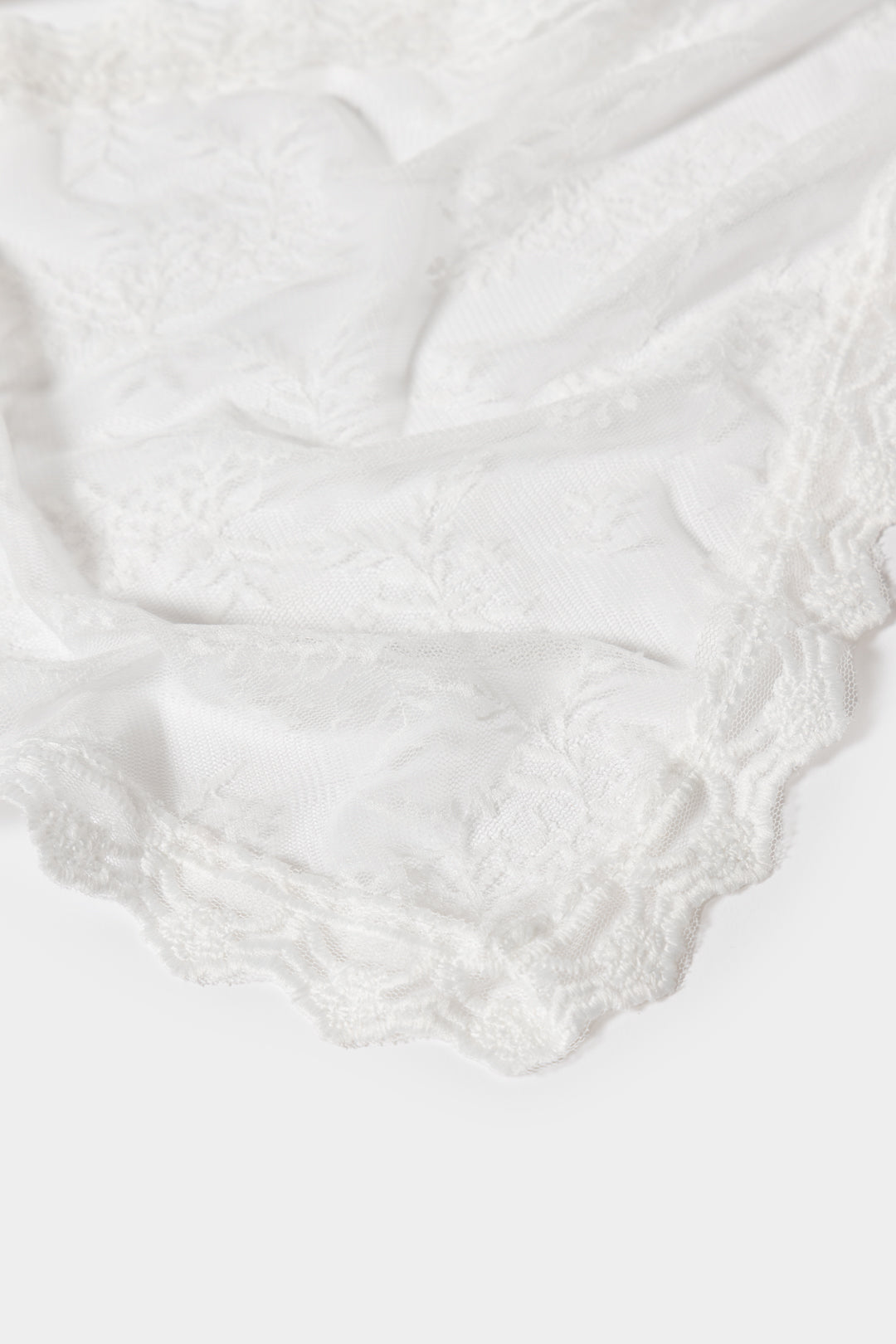 Roegshana Lace Head Scarf