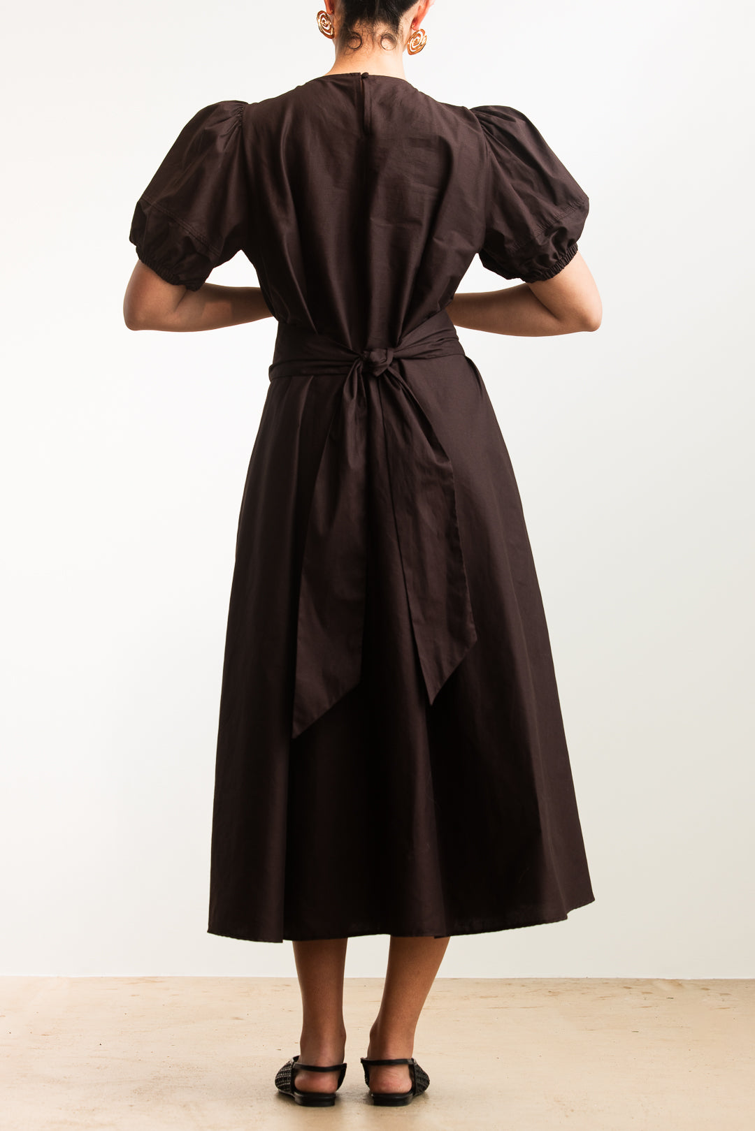 Kavita Puff Sleeve Midi _ 173163 _ Chocolate