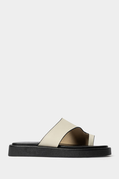 Dipuo Toe-Post Sandal