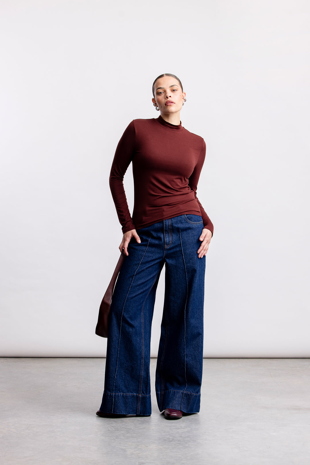 Inez Turtle Neck Top _ 160742 _ Chocolate