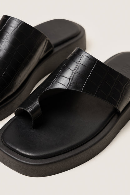 Dipuo Toe-Post Sandal